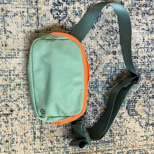 Lululemon belt bag